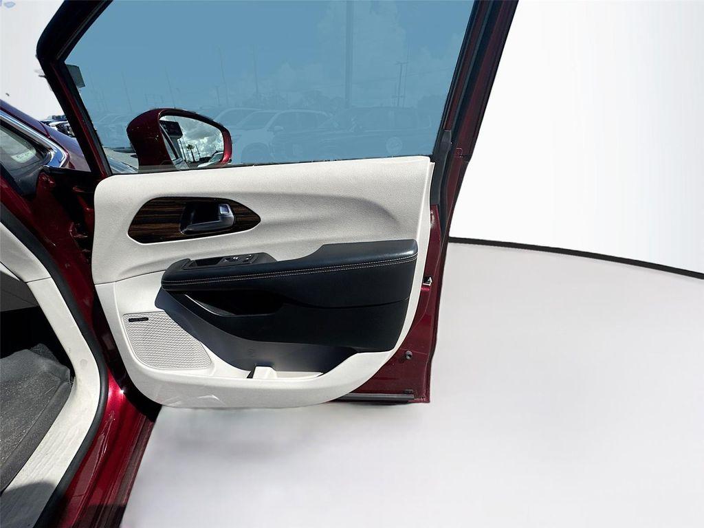 used 2022 Chrysler Pacifica car, priced at $24,100