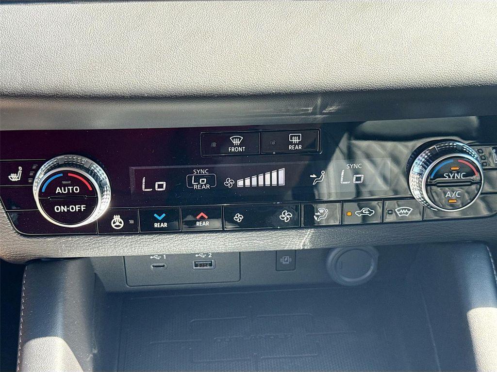 new 2025 Mitsubishi Outlander PHEV car, priced at $43,265