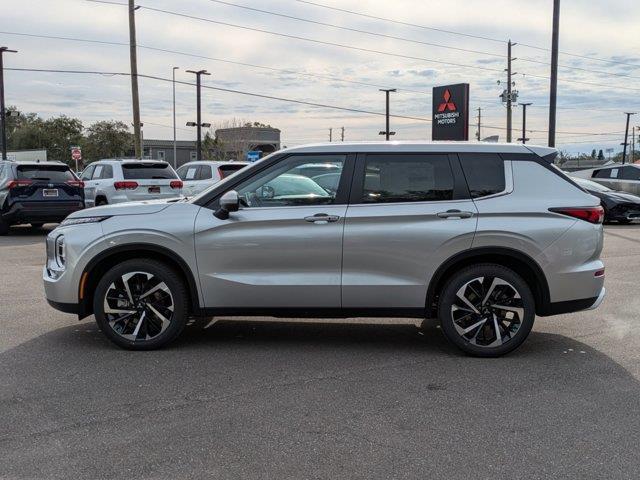 new 2024 Mitsubishi Outlander car