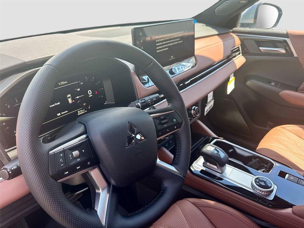 new 2025 Mitsubishi Outlander car, priced at $46,790