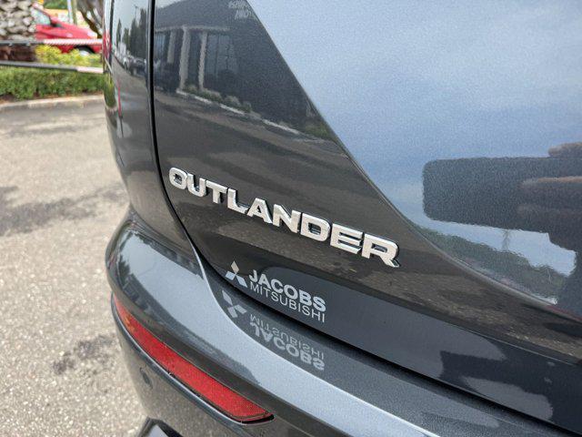 new 2024 Mitsubishi Outlander car, priced at $30,434