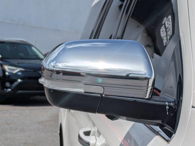 used 2019 Lincoln Navigator L car, priced at $40,995