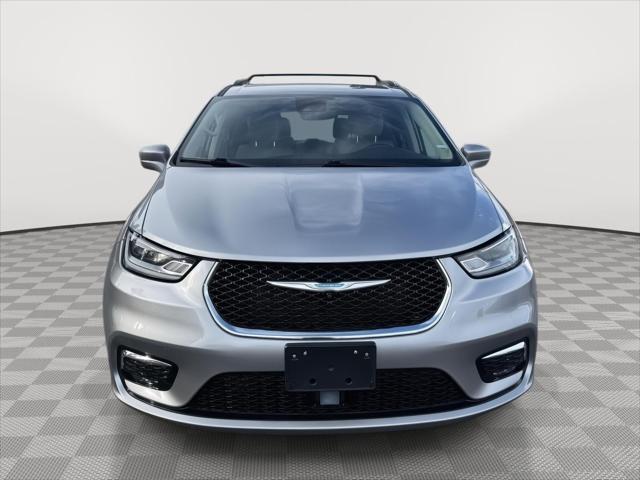 used 2021 Chrysler Pacifica Hybrid car, priced at $19,995
