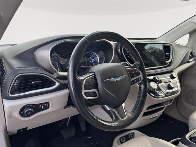 used 2021 Chrysler Pacifica Hybrid car, priced at $19,995