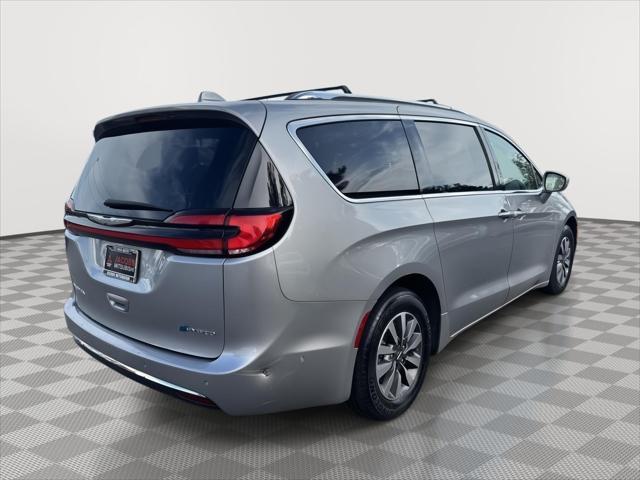 used 2021 Chrysler Pacifica Hybrid car, priced at $19,995
