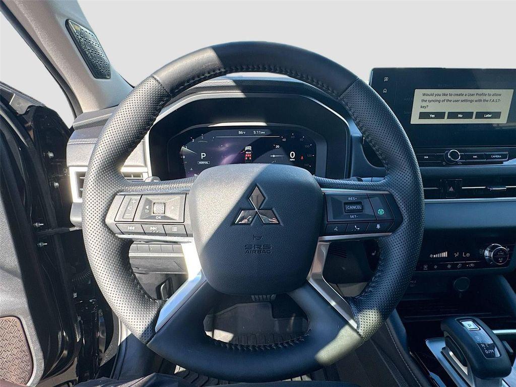 new 2025 Mitsubishi Outlander car, priced at $34,055