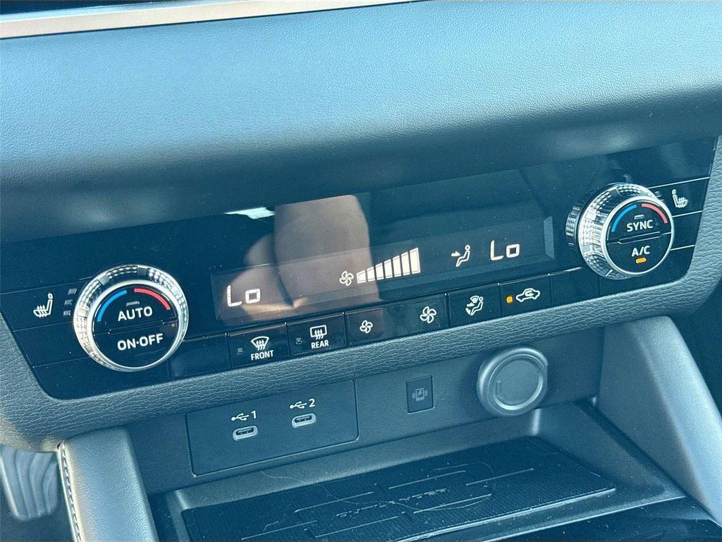 new 2025 Mitsubishi Outlander car, priced at $34,055