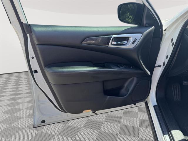 used 2020 Nissan Pathfinder car, priced at $20,995