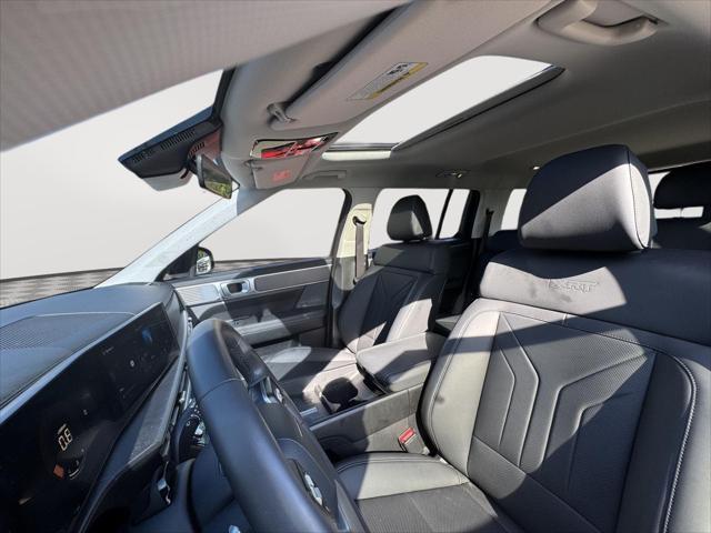 used 2025 Hyundai Santa Fe car, priced at $36,995