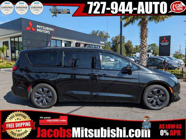 used 2020 Chrysler Pacifica Hybrid car, priced at $29,345
