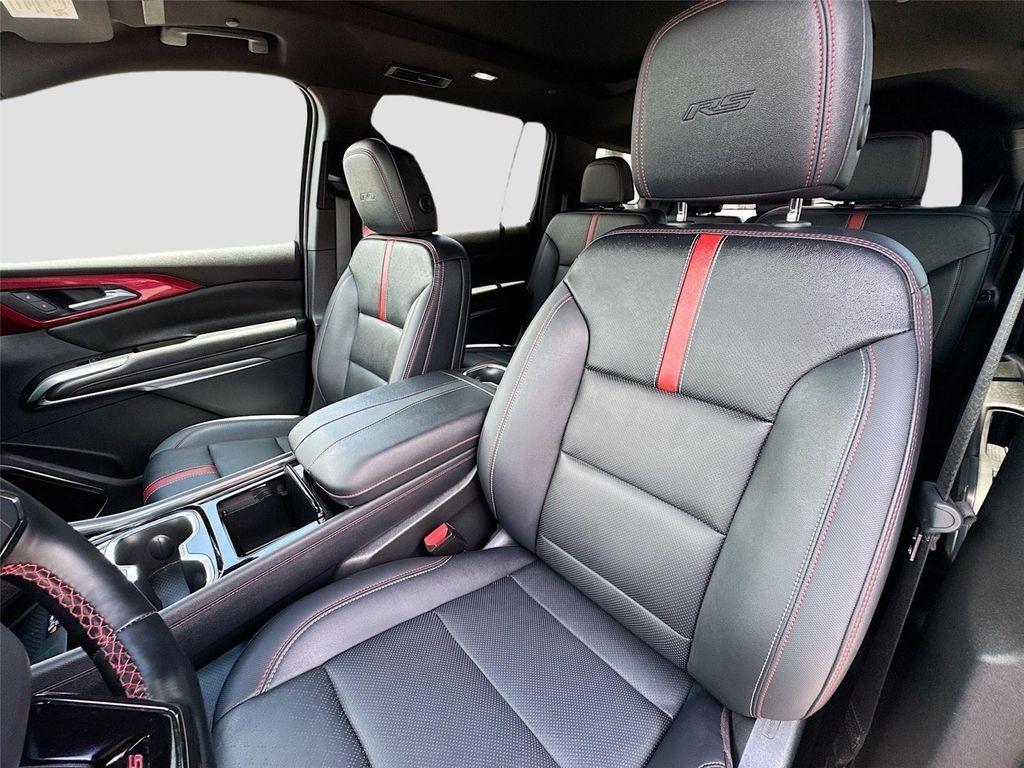 used 2024 Chevrolet Traverse car, priced at $44,000