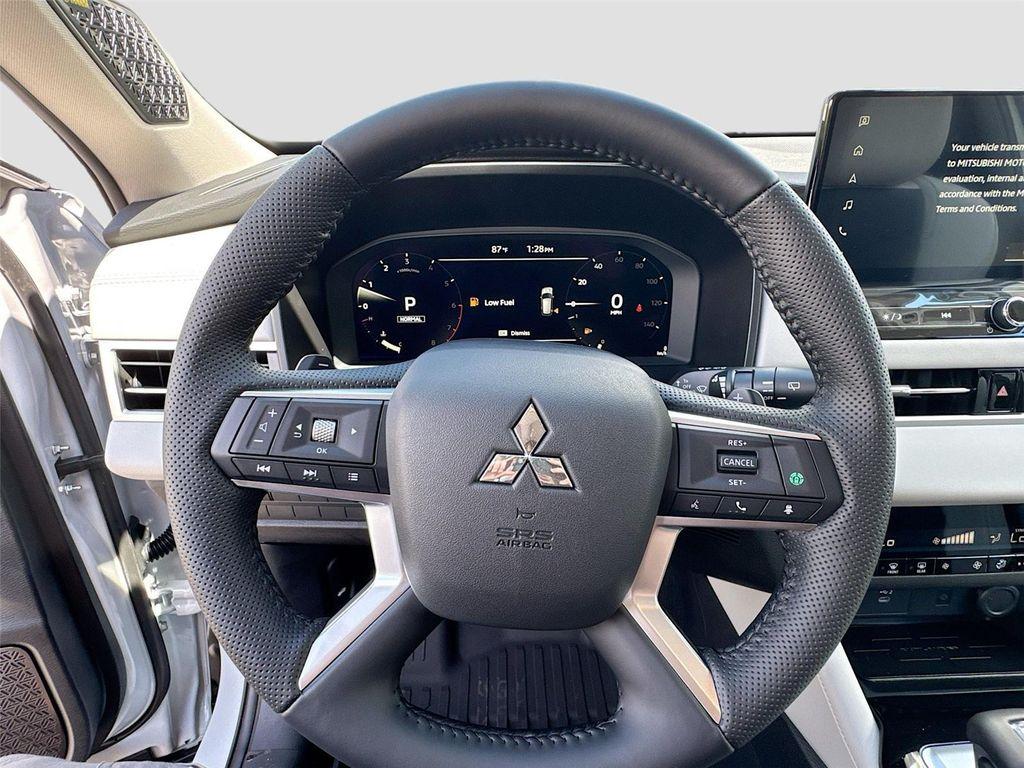 new 2025 Mitsubishi Outlander car, priced at $41,840