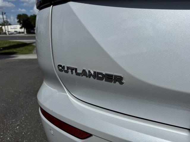 new 2024 Mitsubishi Outlander car, priced at $34,285