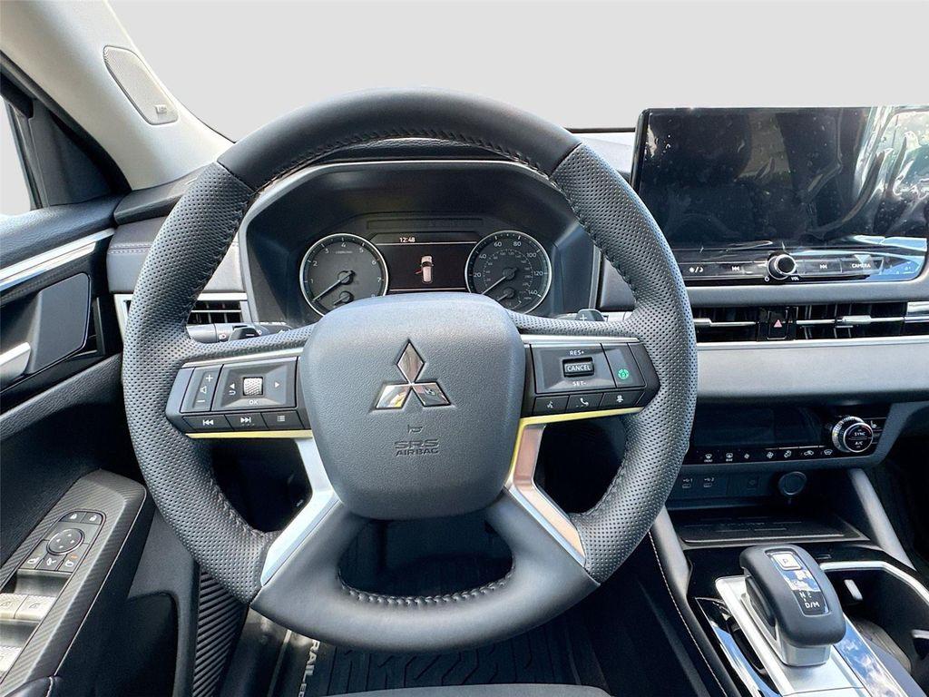 new 2025 Mitsubishi Outlander car, priced at $38,810