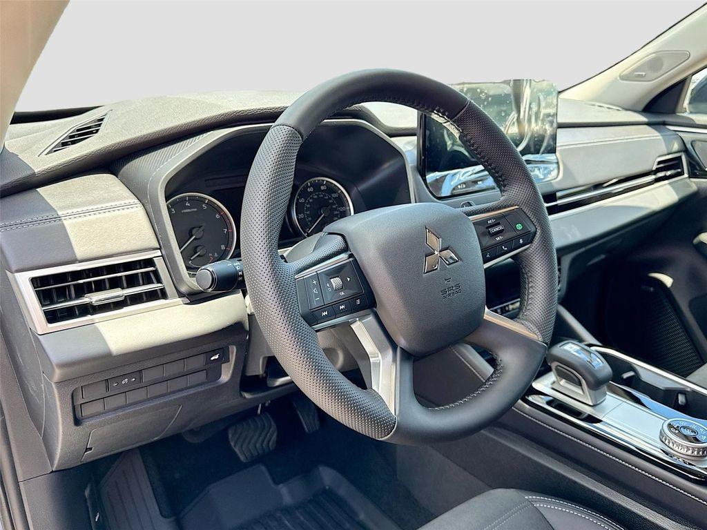 new 2025 Mitsubishi Outlander car, priced at $38,810