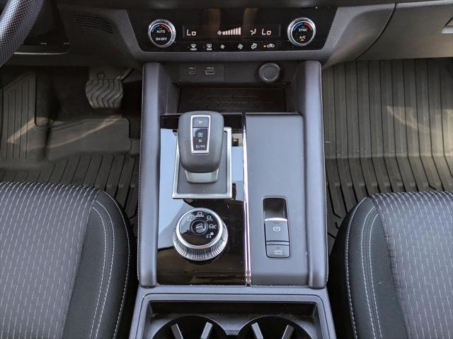 used 2024 Mitsubishi Outlander car, priced at $23,924
