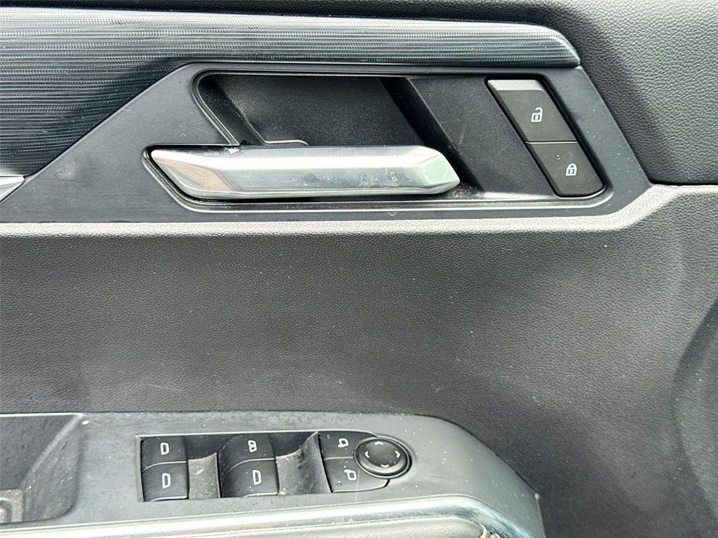 used 2025 GMC Acadia car, priced at $34,500