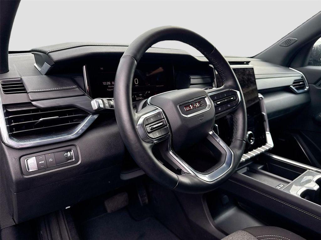 used 2025 GMC Acadia car, priced at $34,500