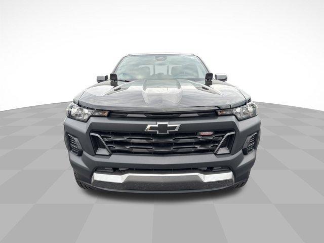new 2025 Chevrolet Colorado car, priced at $44,700