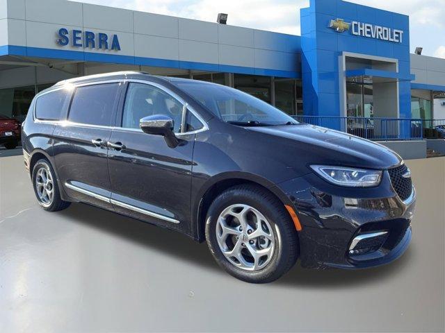 used 2023 Chrysler Pacifica car, priced at $33,989