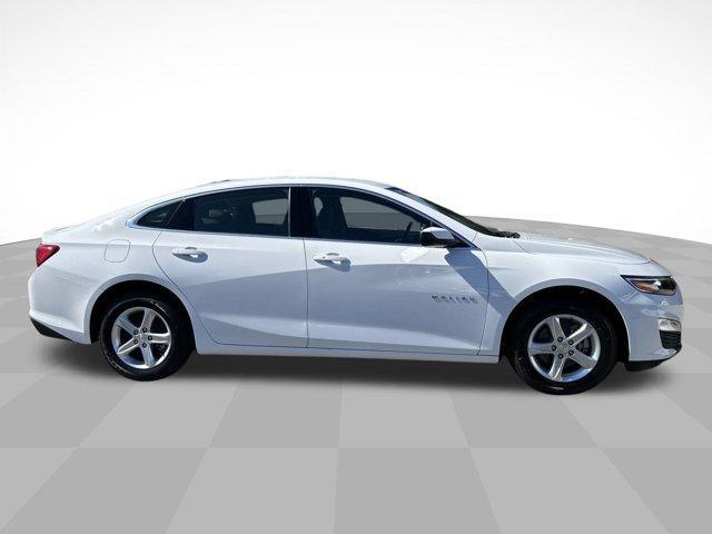 new 2025 Chevrolet Malibu car, priced at $27,440