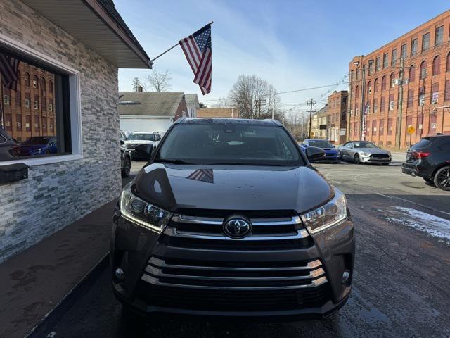 used 2019 Toyota Highlander car, priced at $27,594