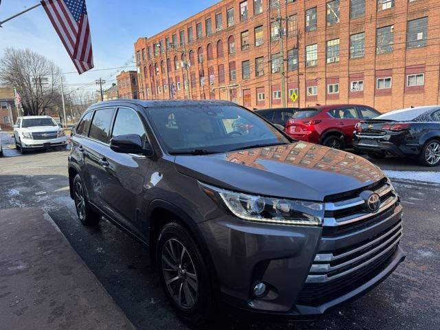 used 2019 Toyota Highlander car, priced at $27,594