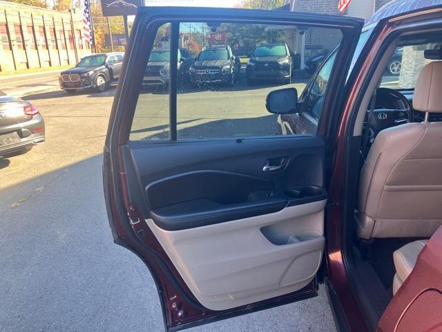 used 2022 Honda Pilot car, priced at $31,985