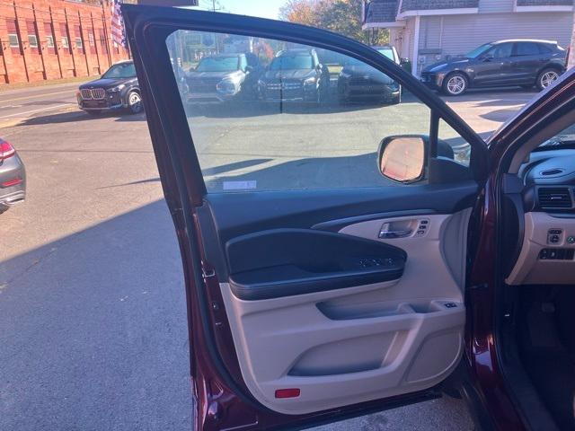 used 2022 Honda Pilot car, priced at $31,985