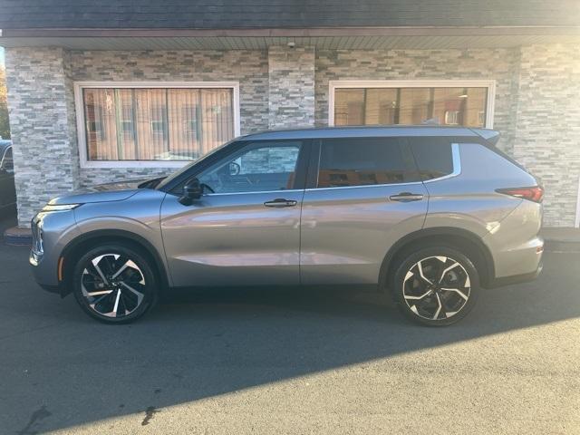 used 2022 Mitsubishi Outlander car, priced at $21,854