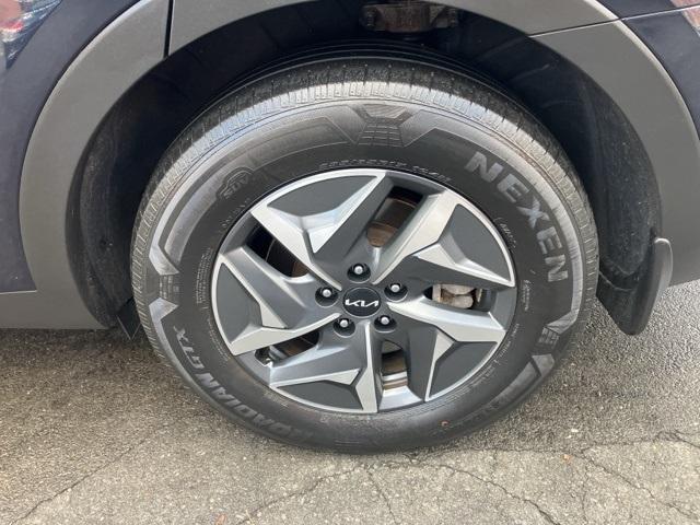 used 2022 Kia Sorento Hybrid car, priced at $26,109