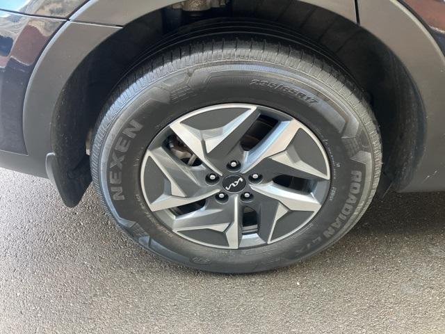 used 2022 Kia Sorento Hybrid car, priced at $26,109