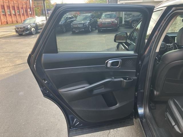 used 2022 Kia Sorento Hybrid car, priced at $26,109