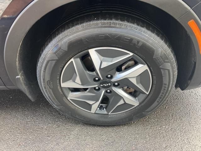 used 2022 Kia Sorento Hybrid car, priced at $26,109
