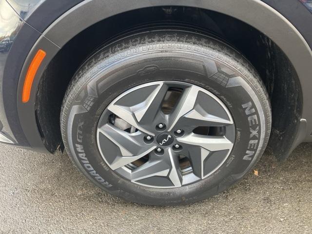 used 2022 Kia Sorento Hybrid car, priced at $26,109