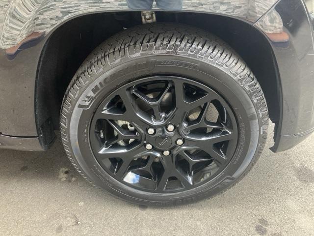 used 2021 Jeep Grand Cherokee car, priced at $28,857