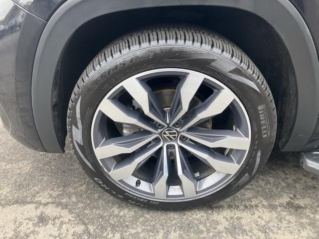 used 2020 Volkswagen Atlas Cross Sport car, priced at $22,880