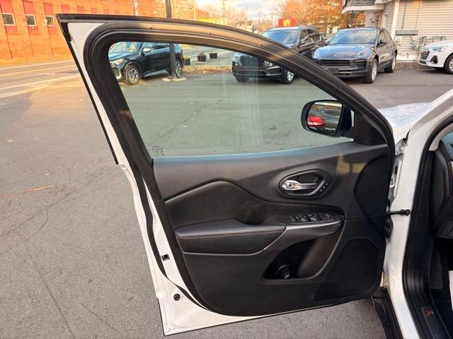 used 2019 Jeep Cherokee car, priced at $13,362