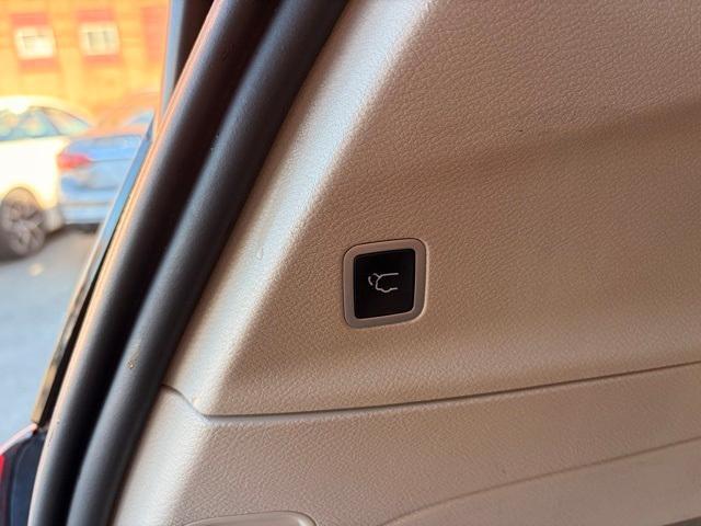 used 2024 Chrysler Pacifica car, priced at $27,699