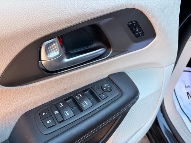 used 2024 Chrysler Pacifica car, priced at $27,699