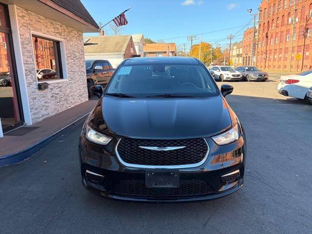 used 2024 Chrysler Pacifica car, priced at $27,699