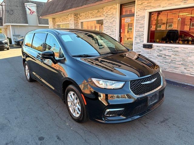 used 2024 Chrysler Pacifica car, priced at $27,699