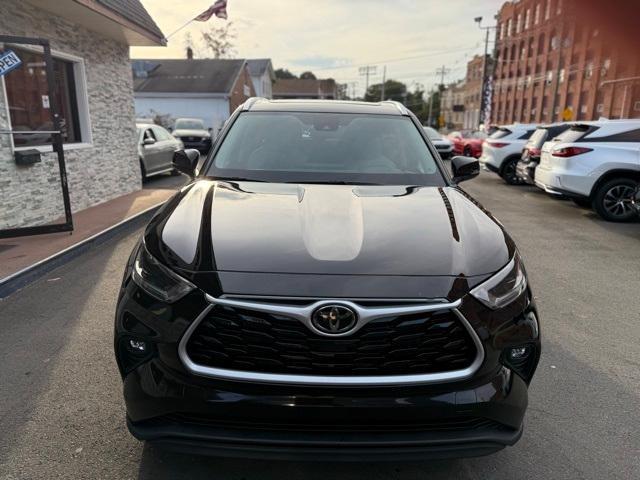 used 2021 Toyota Highlander car, priced at $30,898