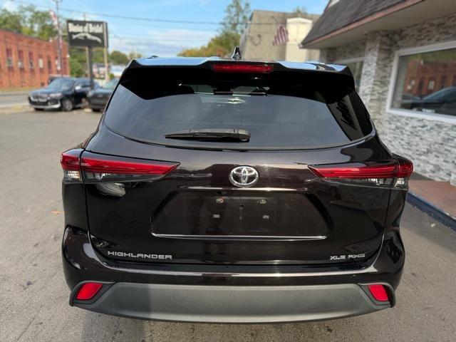used 2021 Toyota Highlander car, priced at $30,898