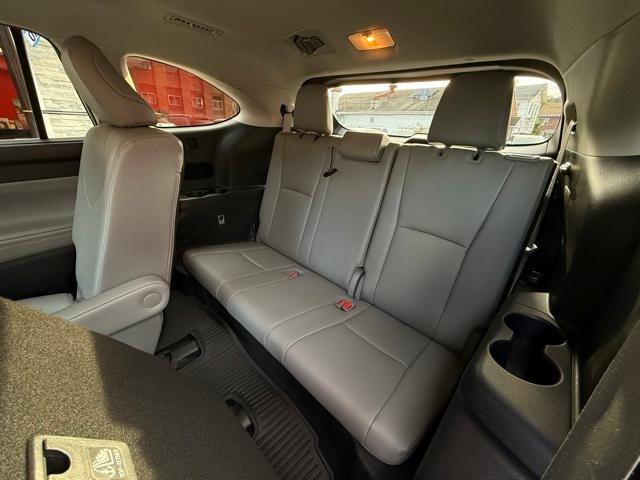 used 2021 Toyota Highlander car, priced at $30,898