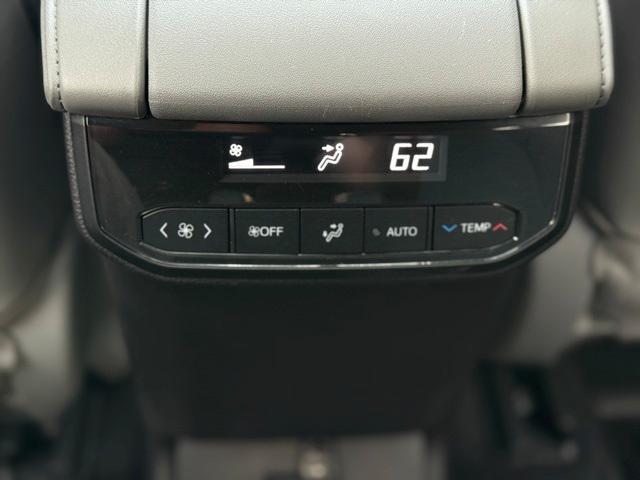 used 2021 Toyota Highlander car, priced at $30,898