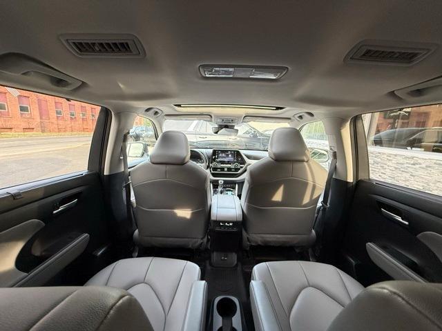 used 2021 Toyota Highlander car, priced at $30,898