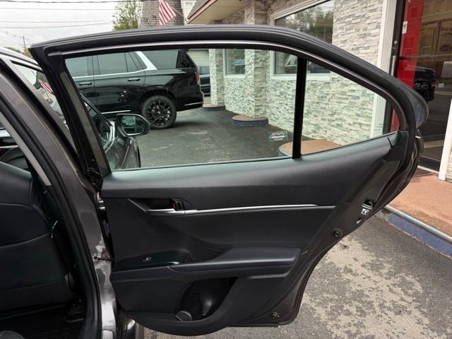 used 2019 Toyota Camry Hybrid car, priced at $25,376