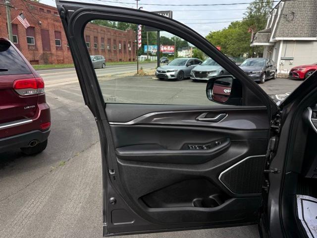 used 2022 Jeep Grand Cherokee car, priced at $30,594