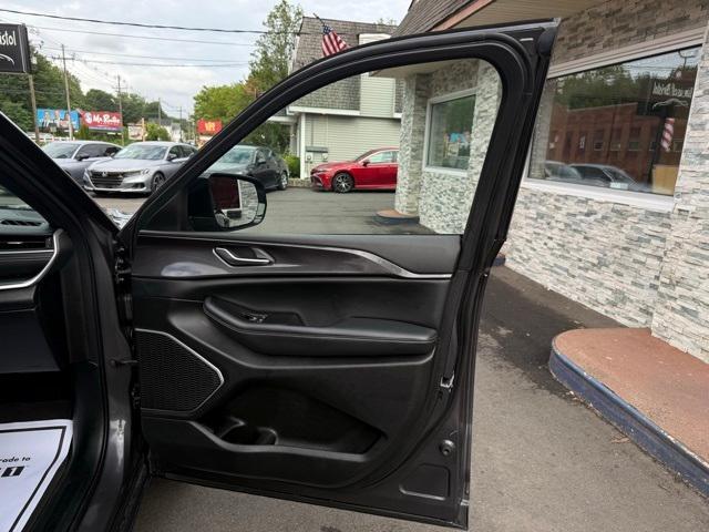 used 2022 Jeep Grand Cherokee car, priced at $30,594